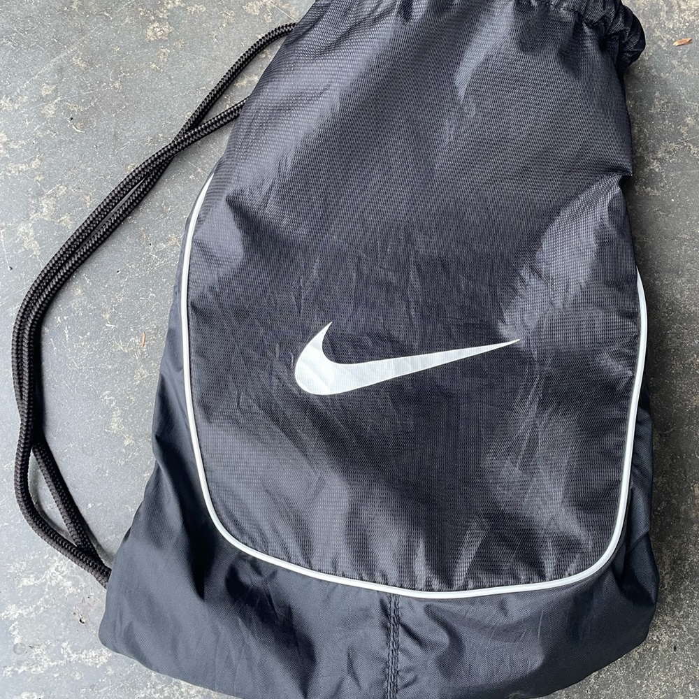 Nike Black Drawstring Backpack - image 1
